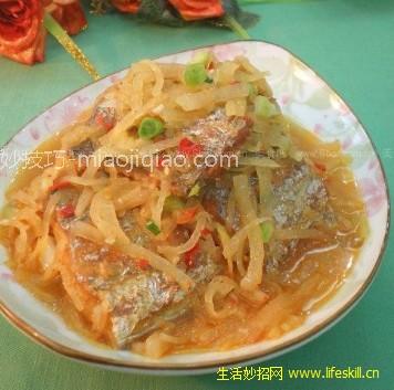 萝卜丝烧带鱼 