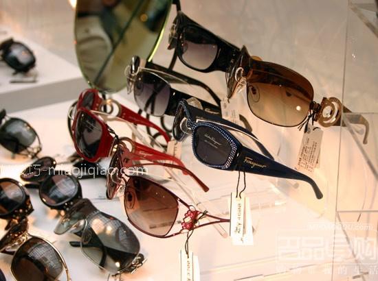 久光,2008奢华太阳镜新品展