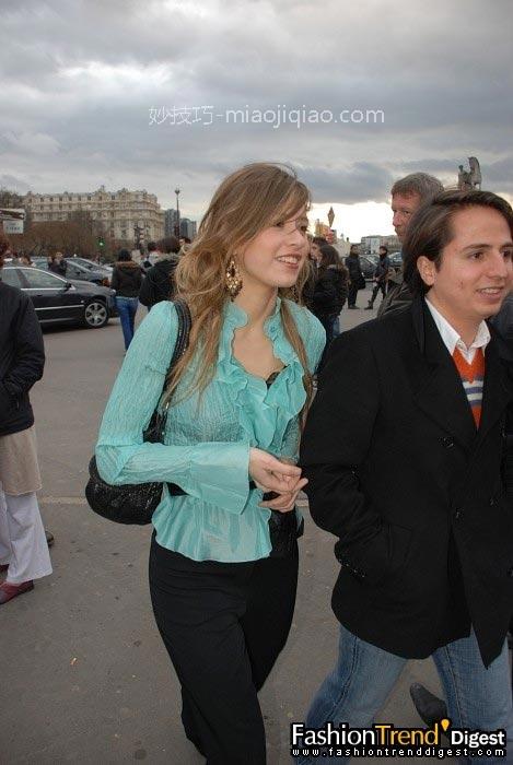 抓拍秀场外的时尚型人搭配