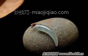 翡翠玉器断了怎么修复？