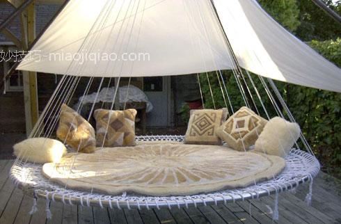 体味浪漫时光 睡在吊床上 