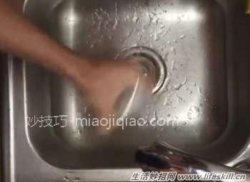 教你如何快速剥水煮蛋壳