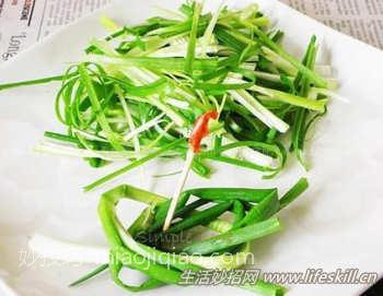 漂亮的葱丝不用刀切