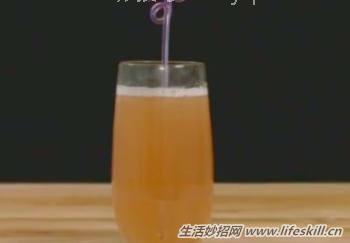 不用榨汁机，照样喝梨汁