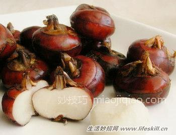 荸荠快速去皮小妙招 