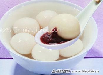 煮汤圆不破不粘锅有妙招 