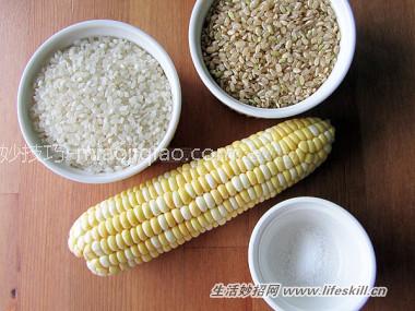 动手做香甜好吃的玉米炊饭 