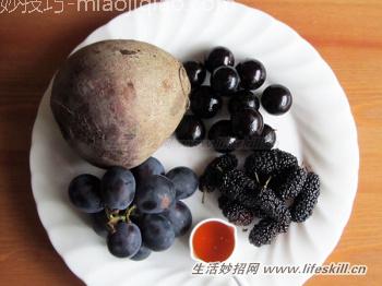 来一杯花青素活力鲜果饮,活力满满一整天!